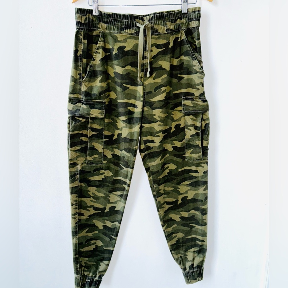 Wmn’s sz L Refuge Camouflage Joggers Track Pants Camo